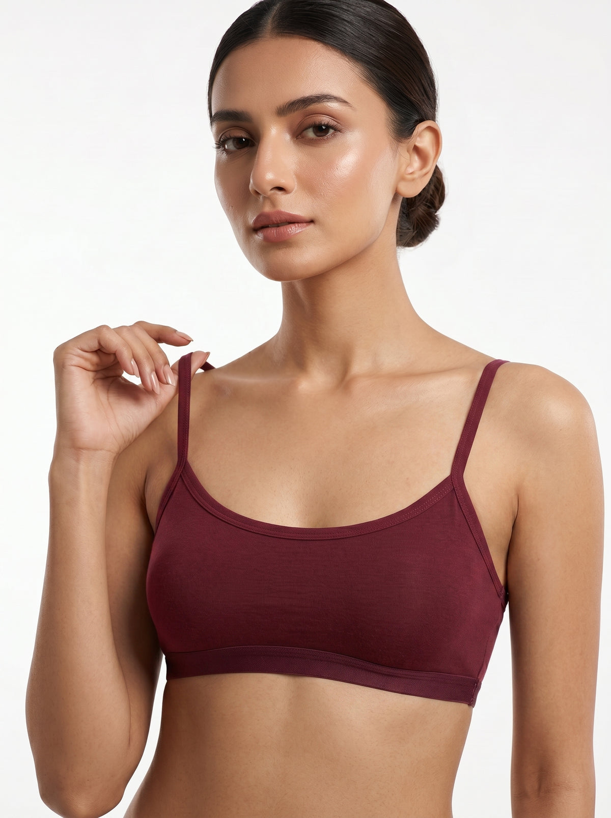 Experience effortless everyday comfort with our Everyday Comfort Wireless Bra 3-Pack. Designed with a soft, lightweight feel and a comfortable wireless construction, these bras are perfect for relaxing, layering, and everyday wear.