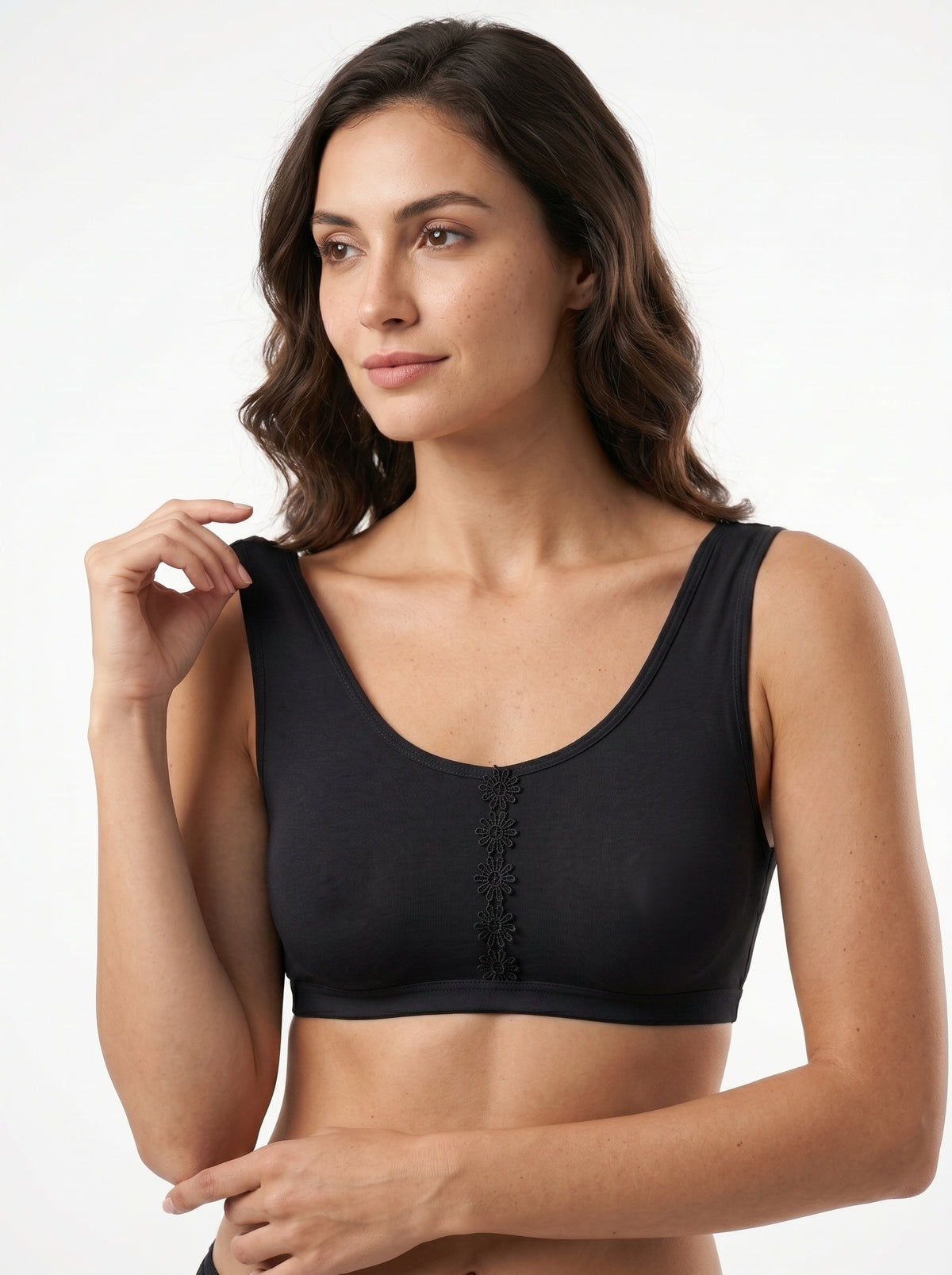 Full Coverage Cotton Bra Soft, breathable cotton with non-wired comfort for all-day wear.Features wide straps, floral front detail, and 4-hook back closure for perfect fit