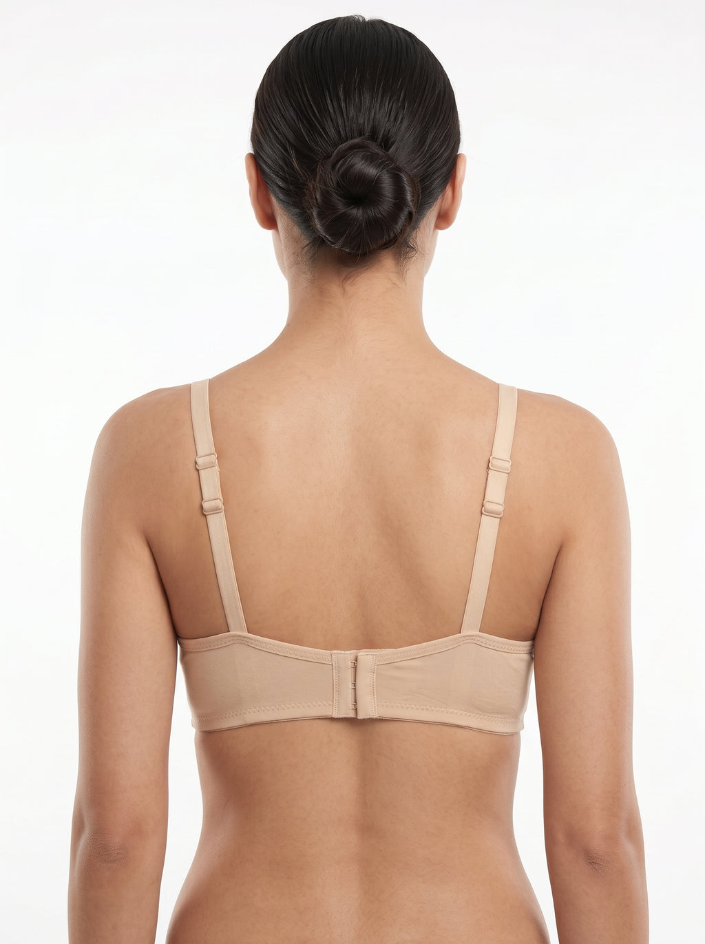 Full Coverage Non-Wired BraDesigned for all-day comfort with full coverage cups and a wire-free fit that prevents irritation.  Panel stitching gives natural lift while the wide straps and 3-hook back provide secure, lasting support.