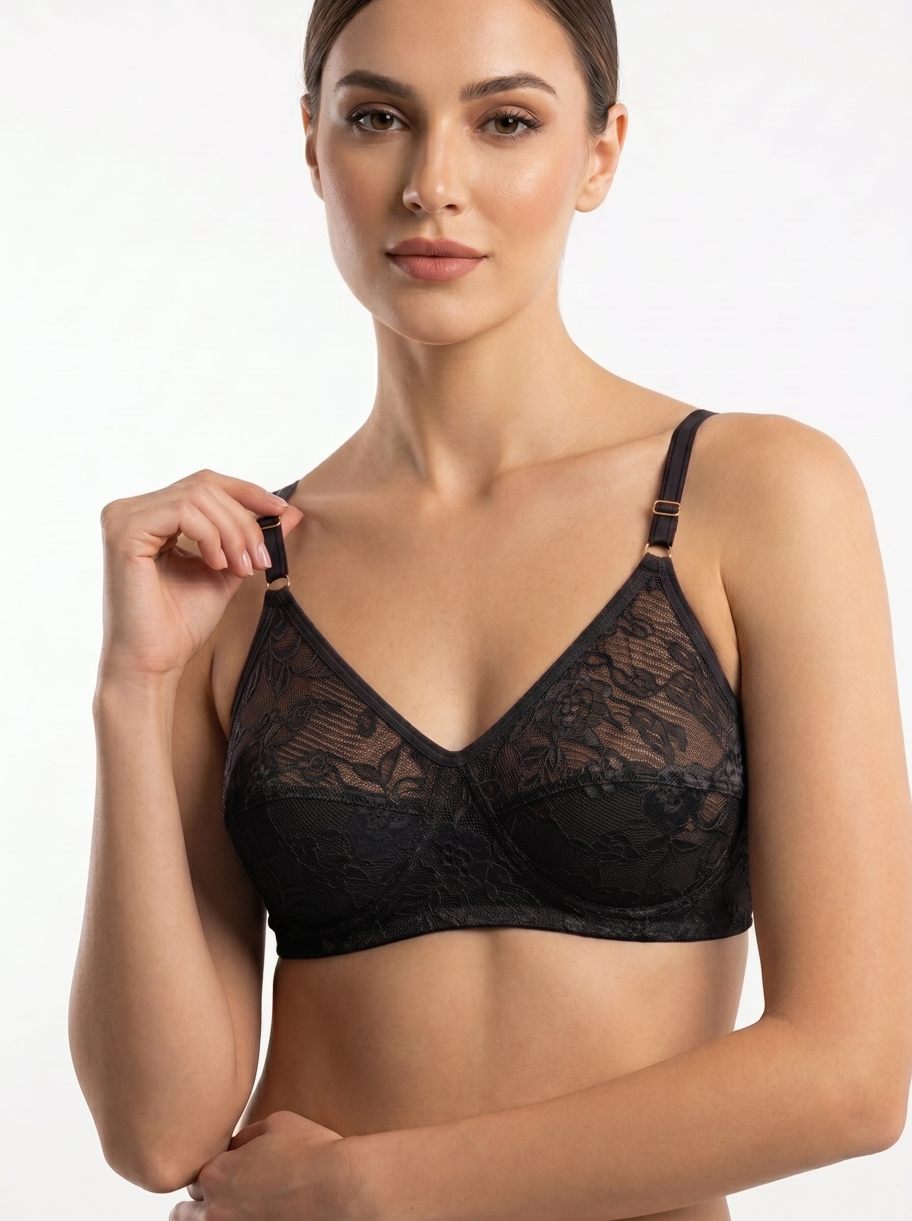 Soft floral lace with full coverage and non-wired comfort for daily wear.  Adjustable straps and 3-hook back closure give a secure, smooth fit under any outfit. BY Luna Pink