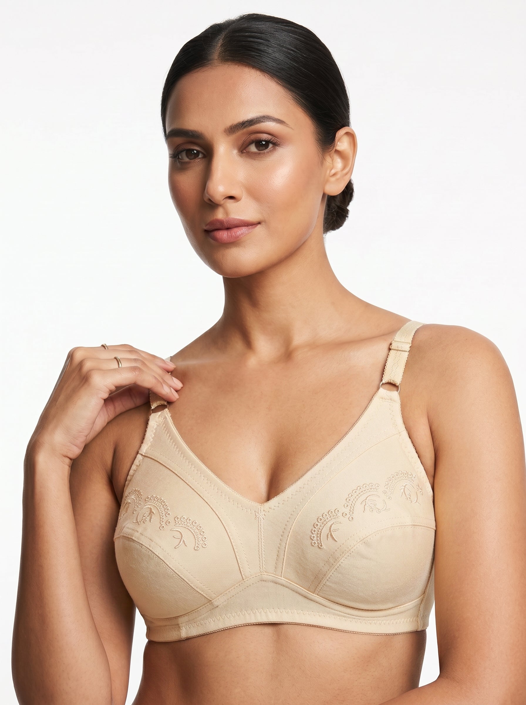 Full Coverage Embroidered Bra Non-wired design with full coverage cups and subtle embroidery for daily comfort.  Adjustable straps and 3-hook back closure provide secure support and a smooth fit under any outfit.